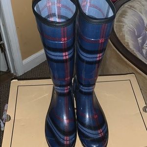 Dirty Laundry Rainboots